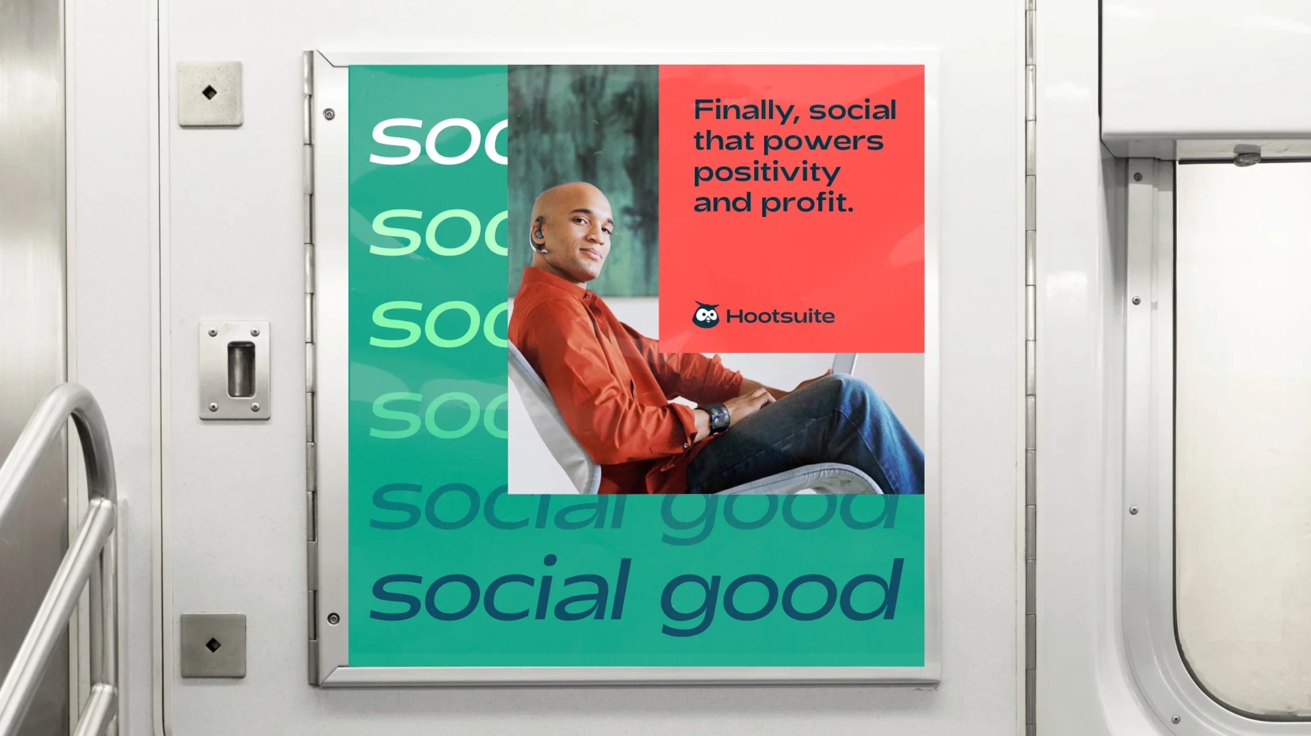 17_Hootsuite_OOH 3.jpg